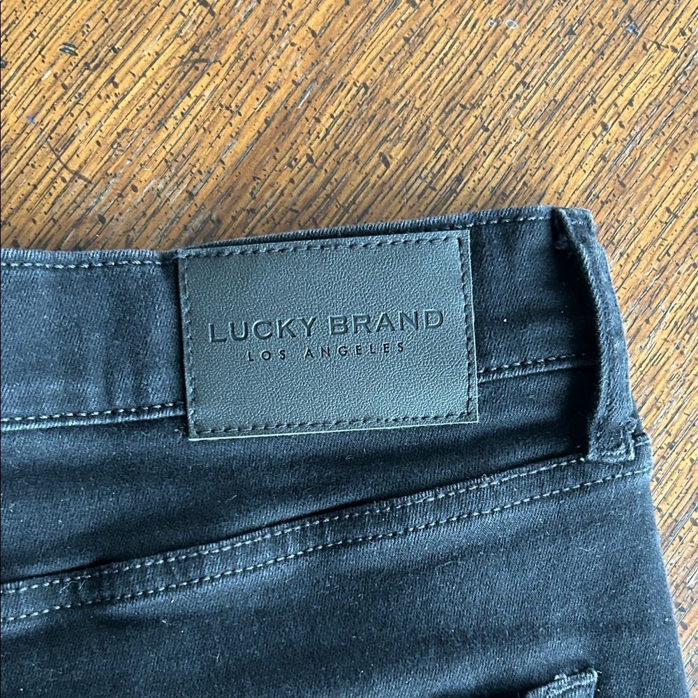 Lucky Brand 410 Athletic Straight Black Jeans 38/32. EOC - Picture 5 of 10